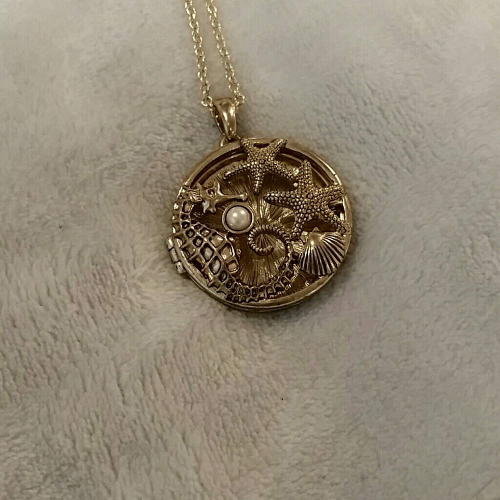 Sea life magnetic locket necklace 🐳🐚🐠